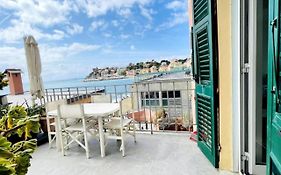 Comodissimo Gaslini E Mare
